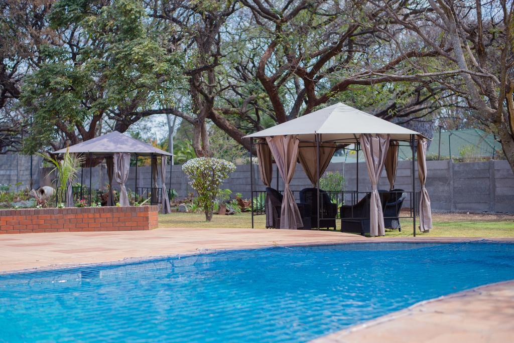 Jacaranda Hotel Harare Exterior photo